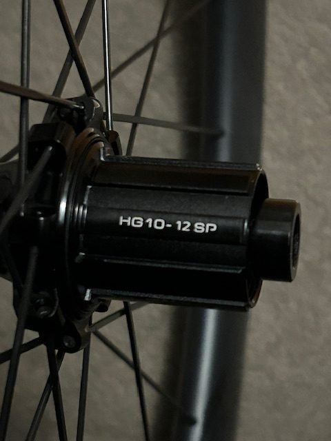 Elitewheels Carbon Clincher ENT 2.0 DISC Wheelset - 11 Speed (NEW IN STOCK)