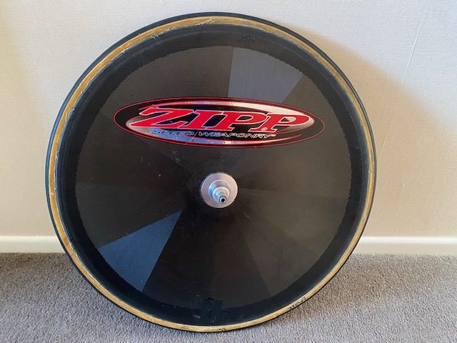 Zipp 650b Carbon Disc rear wheel - 10 Speed (new spare tyre and mastic)