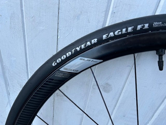 Giant SLR One 30mm TLR Carbon DISC wheelset (11 Speed)
