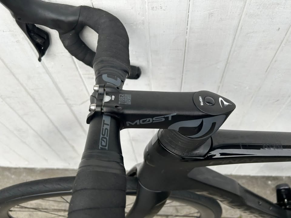 Pinarello Prince FX DISC (12 Spd Ultegra Di2) with Most Carbon Wheels - Medium