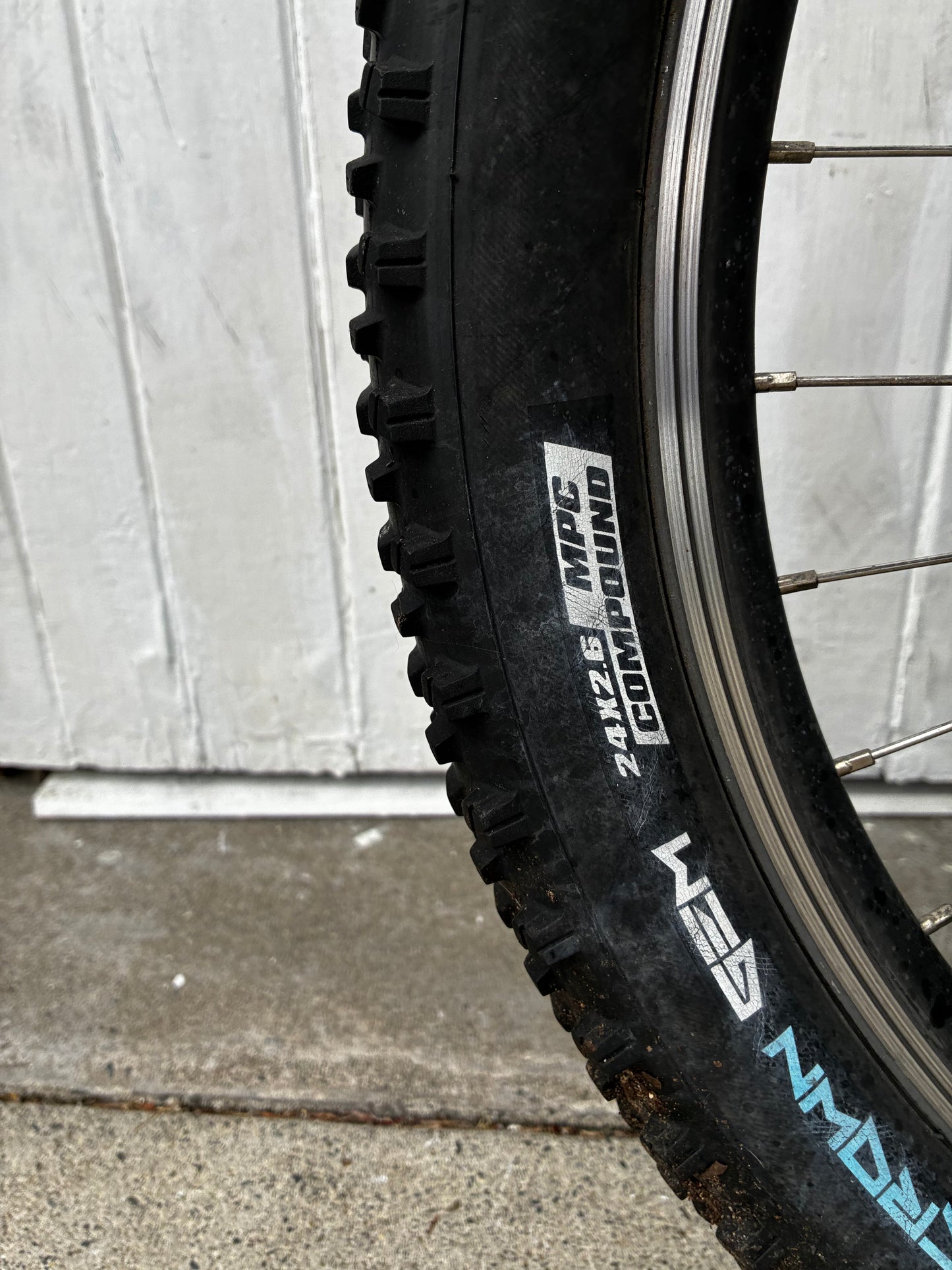 Kona Hula Fat Boy MTB 24” - Kids