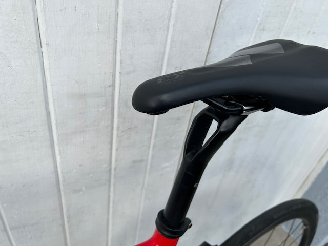 Focus Izalco Max (11 Speed Full Dura Ace) with Speed Max Carbon Wheels - Medium/Large