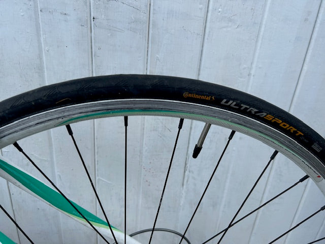 Cannondale Synapse (10 Spd Tiagra)- Small/ Medium