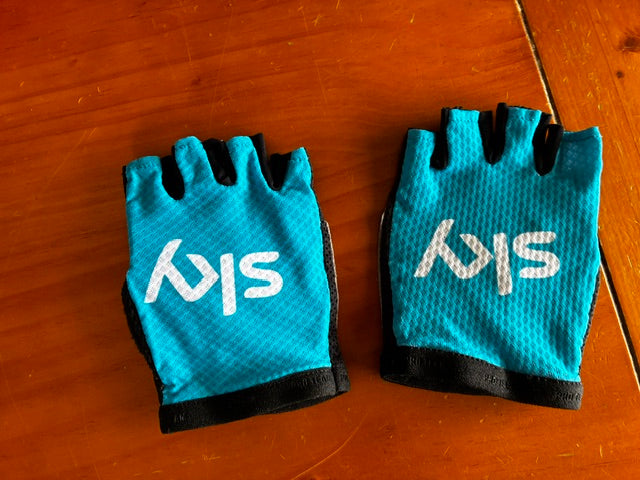 Rapha Sky Cycling Gloves (Used) - Small