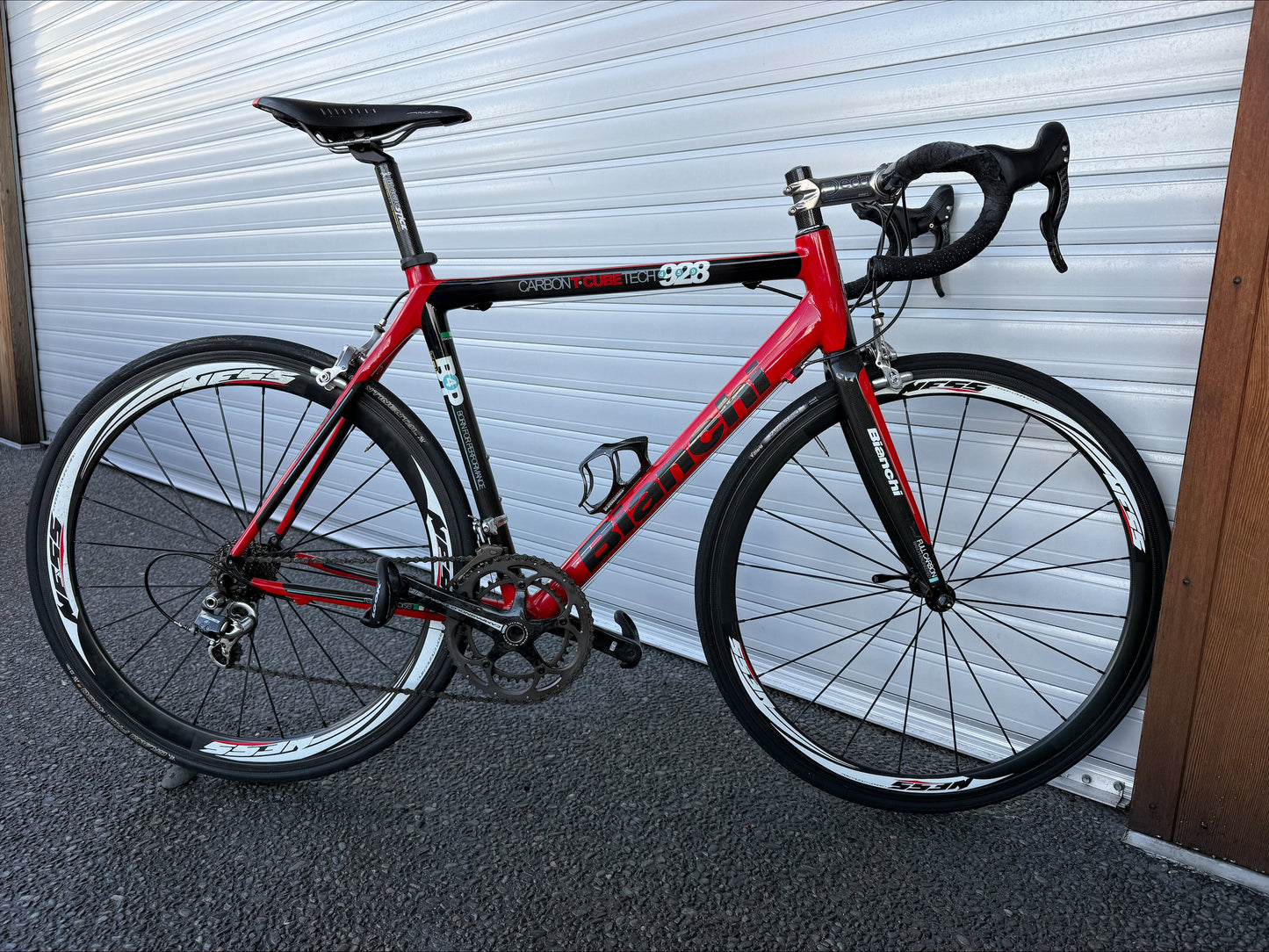 Bianchi 928 (11 Spd Campag Chorus) - Large (PICK UP HAMILTON CENTRAL)