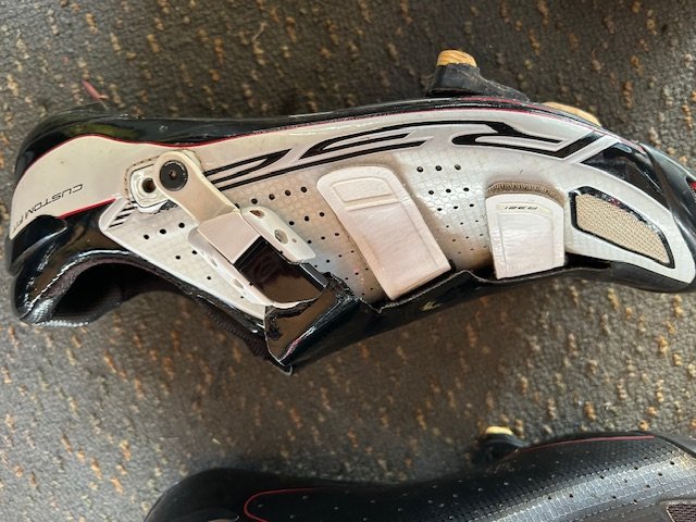 Shimano R32 Carbon Road Cycling Shoes - Euro 43.5