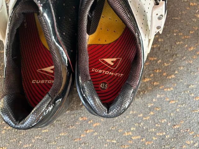 Shimano R32 Carbon Road Cycling Shoes - Euro 43.5