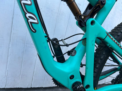 Juliana Furtado Carbon Women's DISC 27.5 MTB - Small