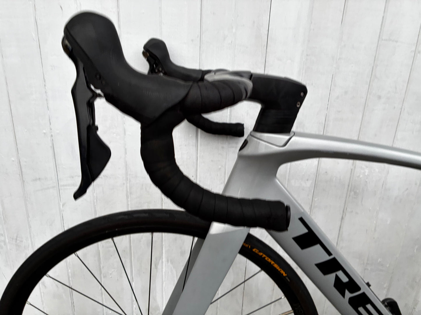 Trek Madone SLR 6 DISC (11 Spd Ultegra) - XL