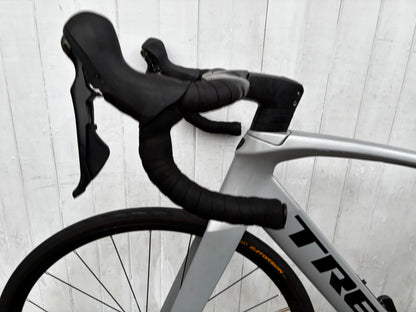 Trek Madone SLR 6 DISC (11 Spd Ultegra) - XL