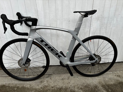 Trek Madone SLR 6 DISC (11 Spd Ultegra) - XL