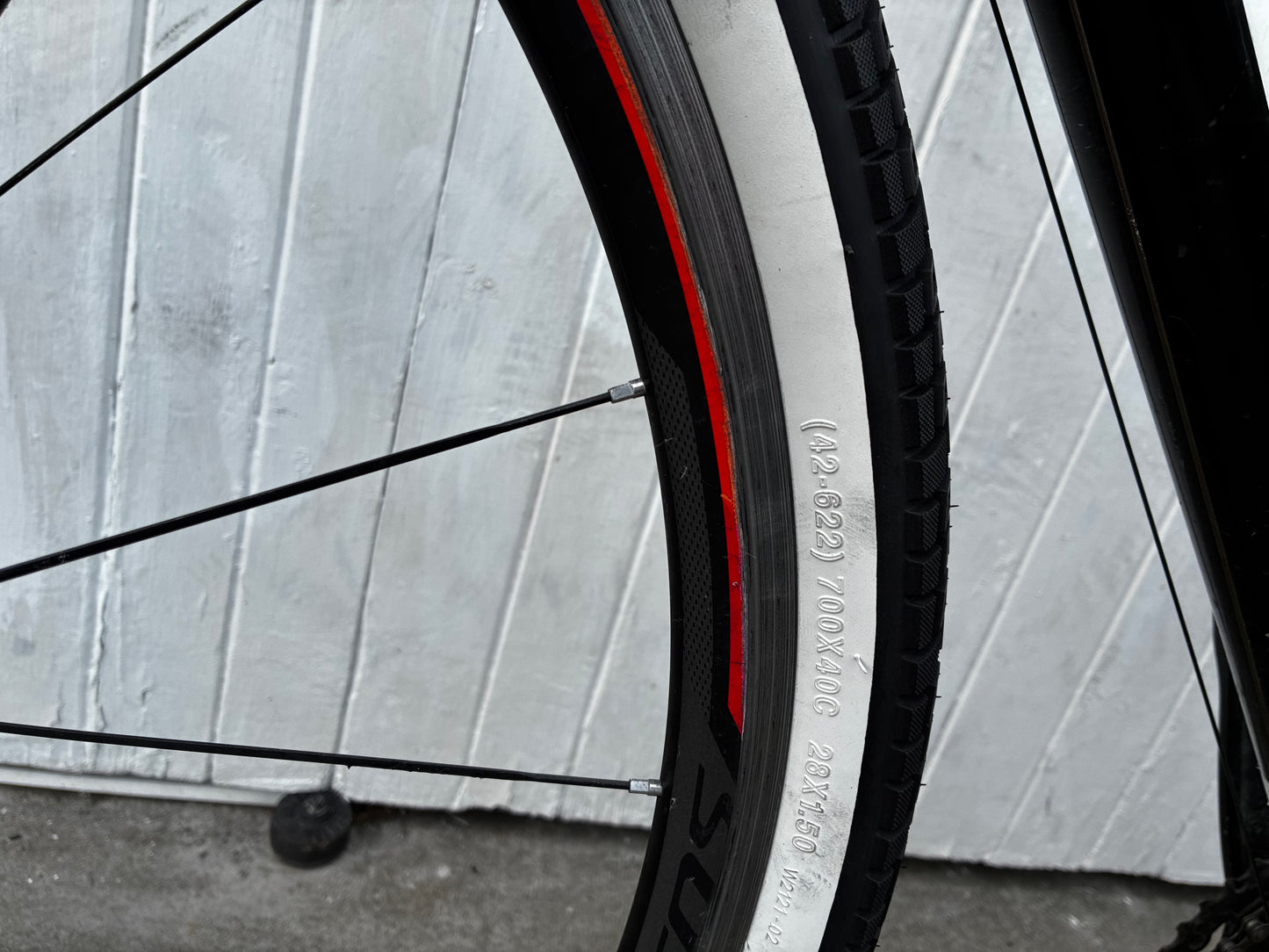 Specialized Sirrus Gravel - Medium