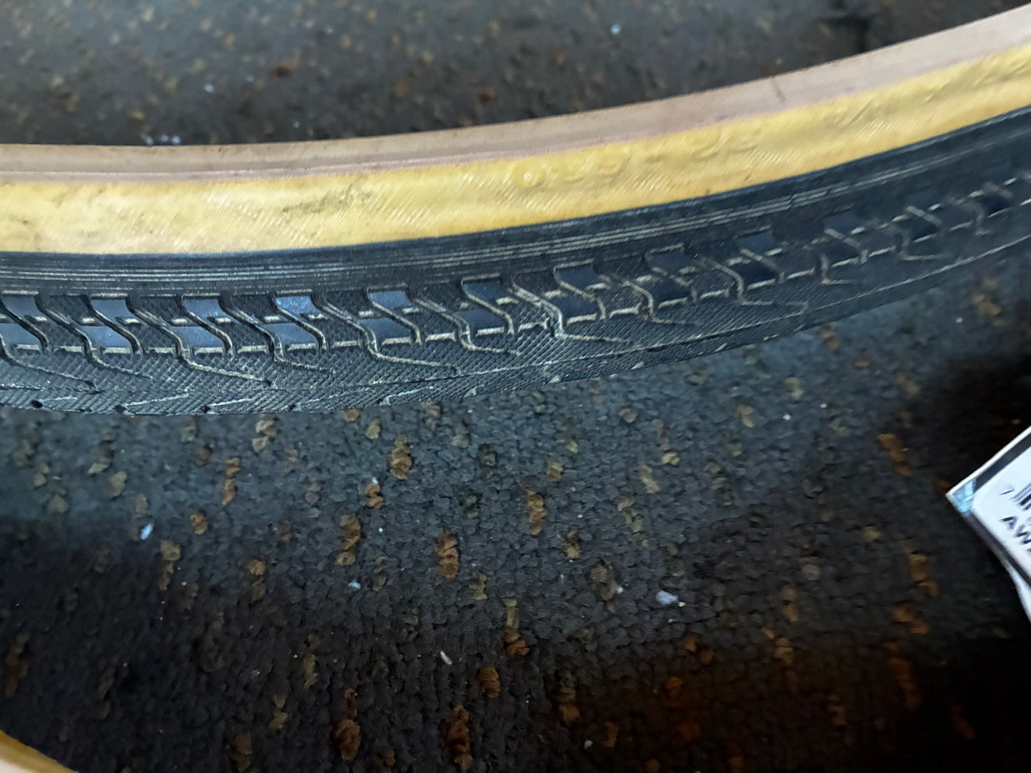 Panaracer 32mm 27 x 1 1/4 Gravel Tyre PAIR (like new) x2 tyres