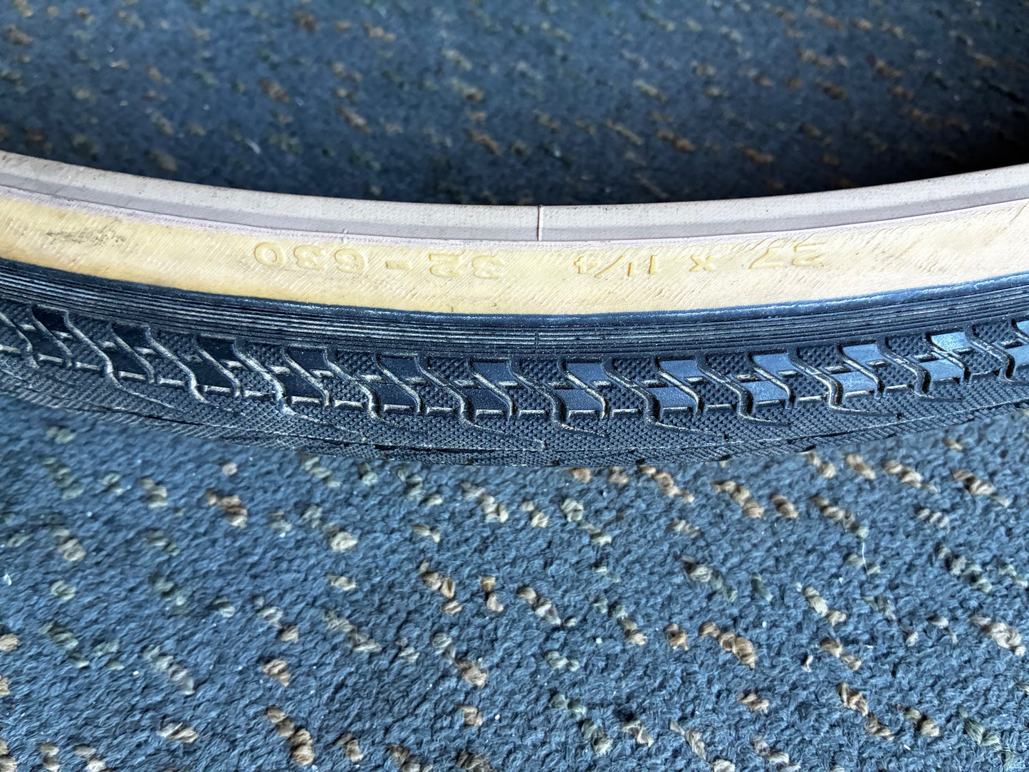 Panaracer 32mm 27 x 1 1/4 Gravel Tyre PAIR (like new) x2 tyres