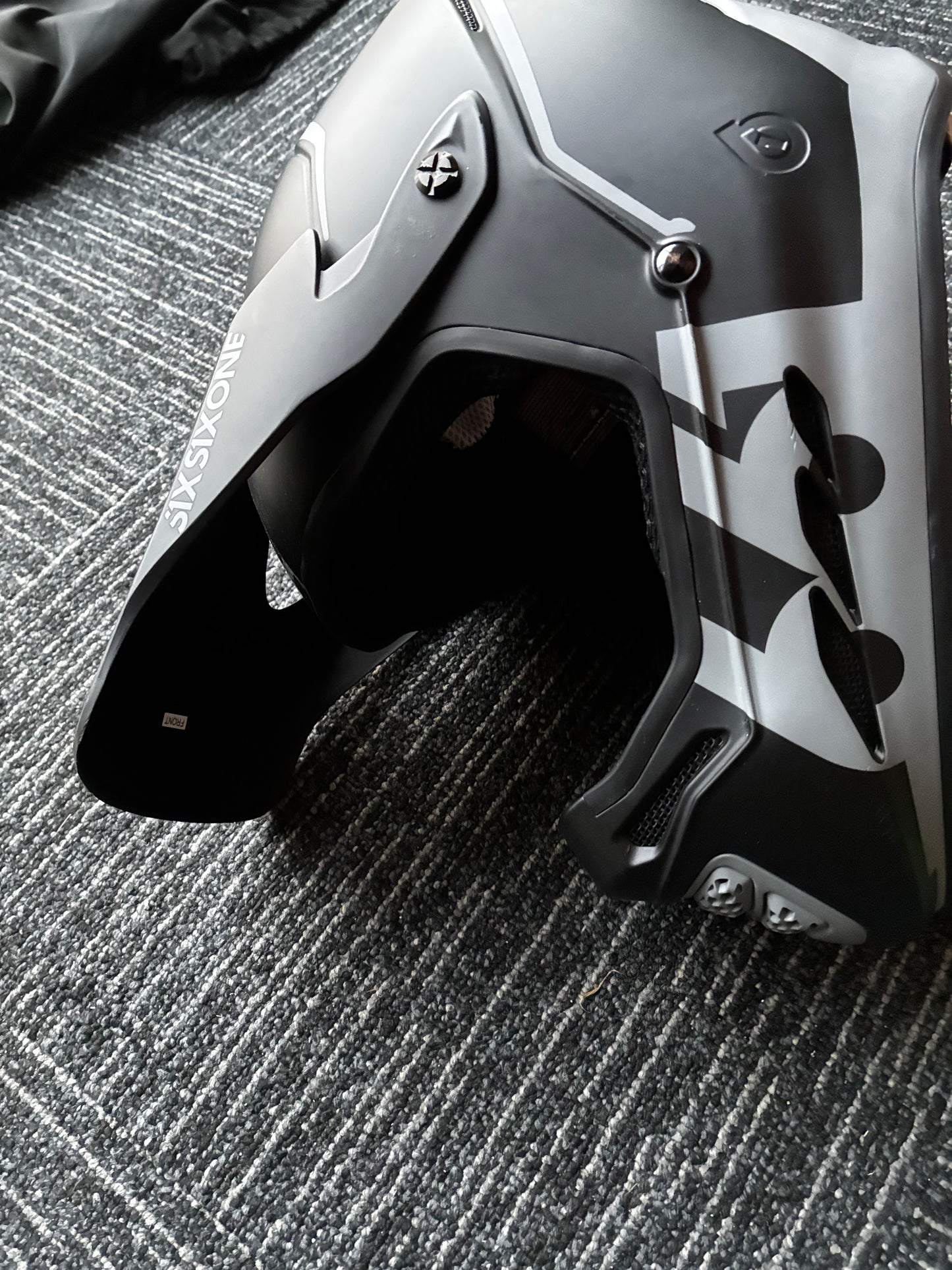 SixSixOne Full face MTB Helmet - Medium
