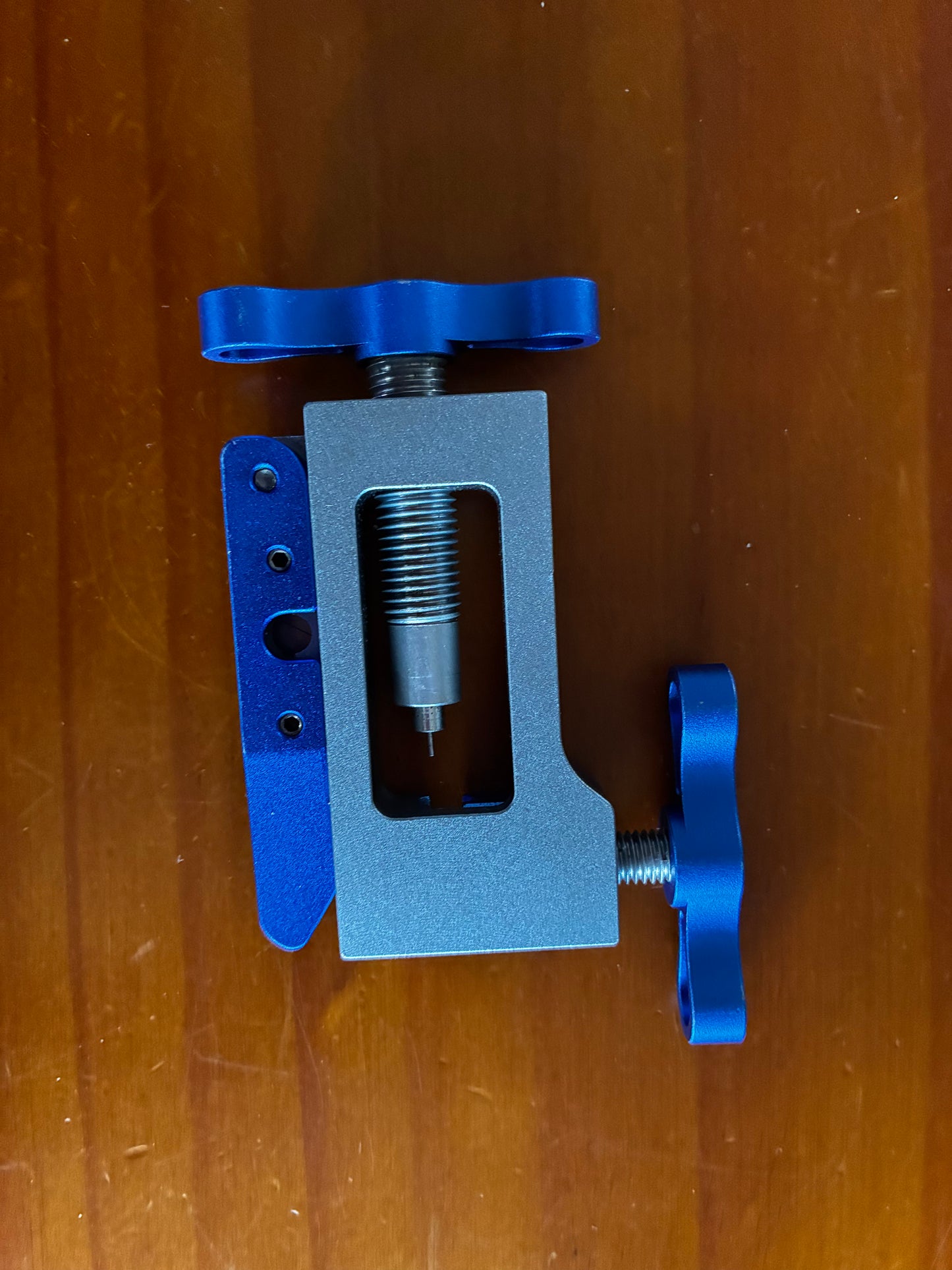 Hydraulic cable cutter and barn insertion tool