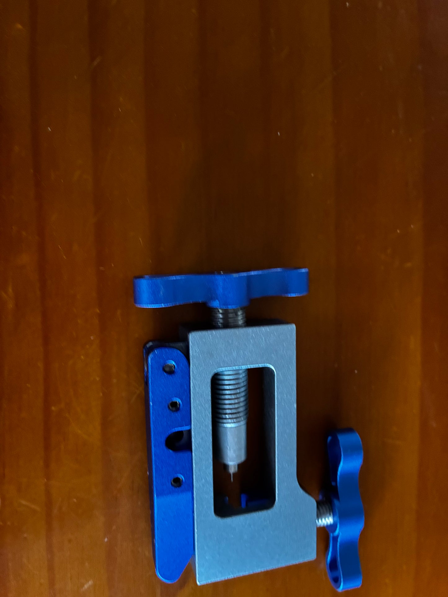 Hydraulic cable cutter and barn insertion tool