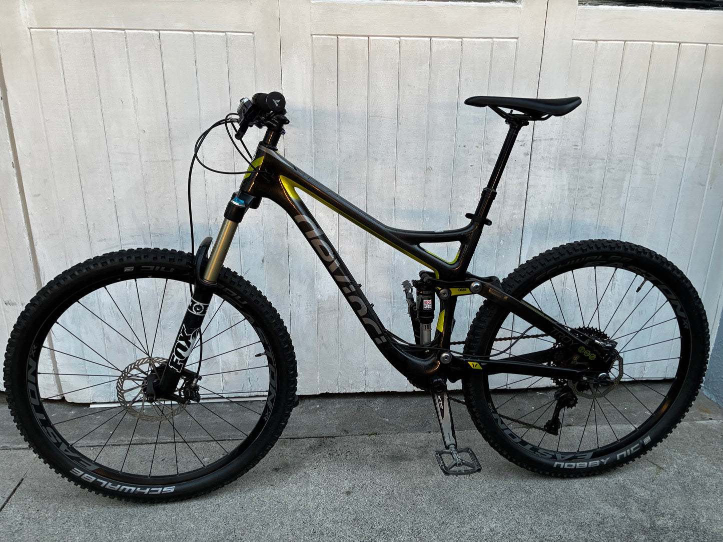 Devinci Troy Carbon 27.5 DISC MTB - Medium