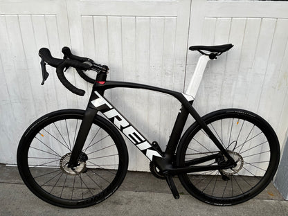 Trek Madone Speed Gen 6 DISC (11 Spd Ultegra) - Large