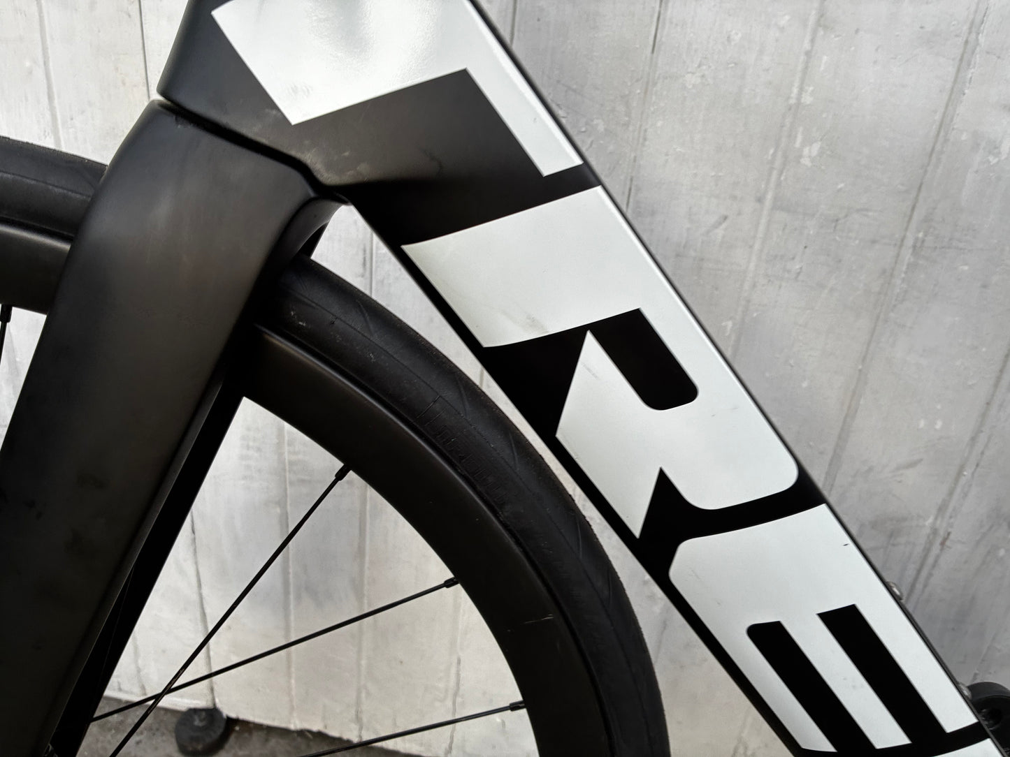 Trek Madone Speed Gen 6 DISC (11 Spd Ultegra) - Large