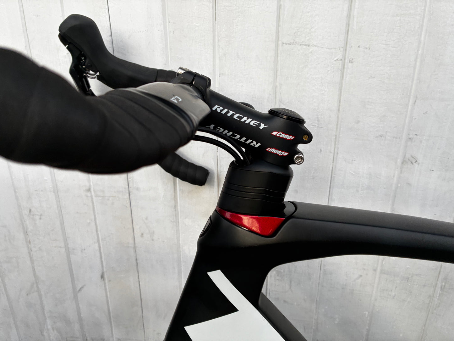 Trek Madone Speed Gen 6 DISC (11 Spd Ultegra) - Large