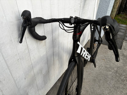 Trek Madone Speed Gen 6 DISC (11 Spd Ultegra) - Large