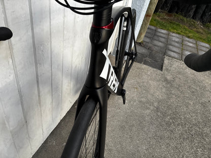 Trek Madone Speed Gen 6 DISC (11 Spd Ultegra) - Large