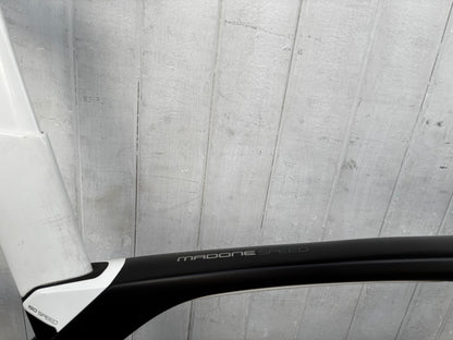 Trek Madone Speed Gen 6 DISC (11 Spd Ultegra) - Large