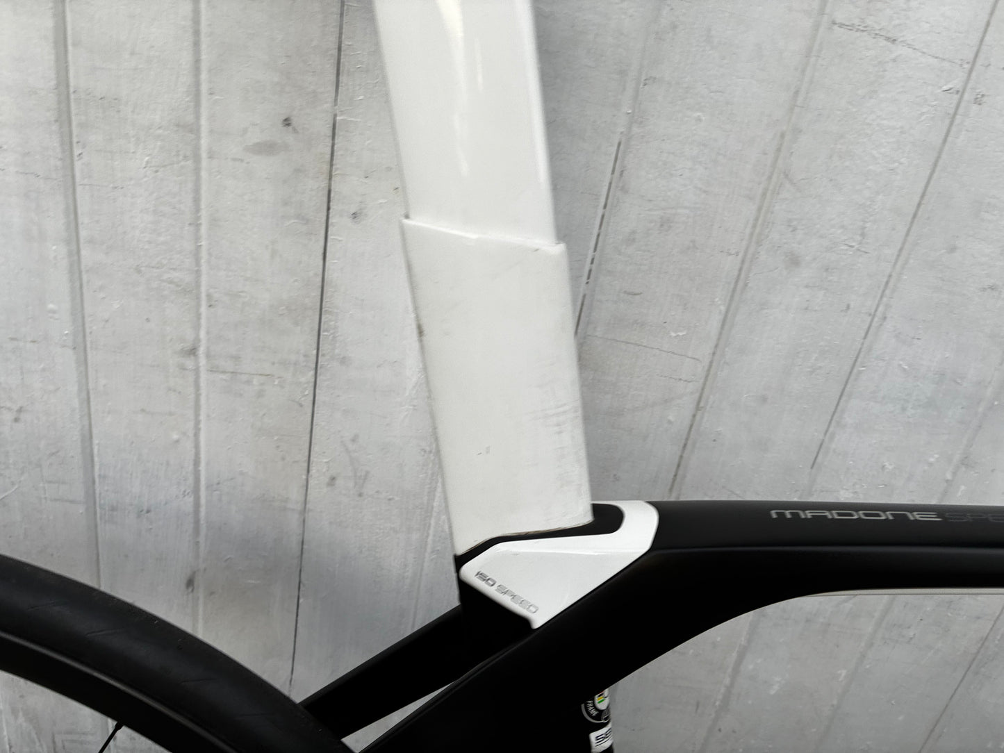 Trek Madone Speed Gen 6 DISC (11 Spd Ultegra) - Large