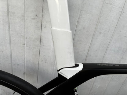 Trek Madone Speed Gen 6 DISC (11 Spd Ultegra) - Large