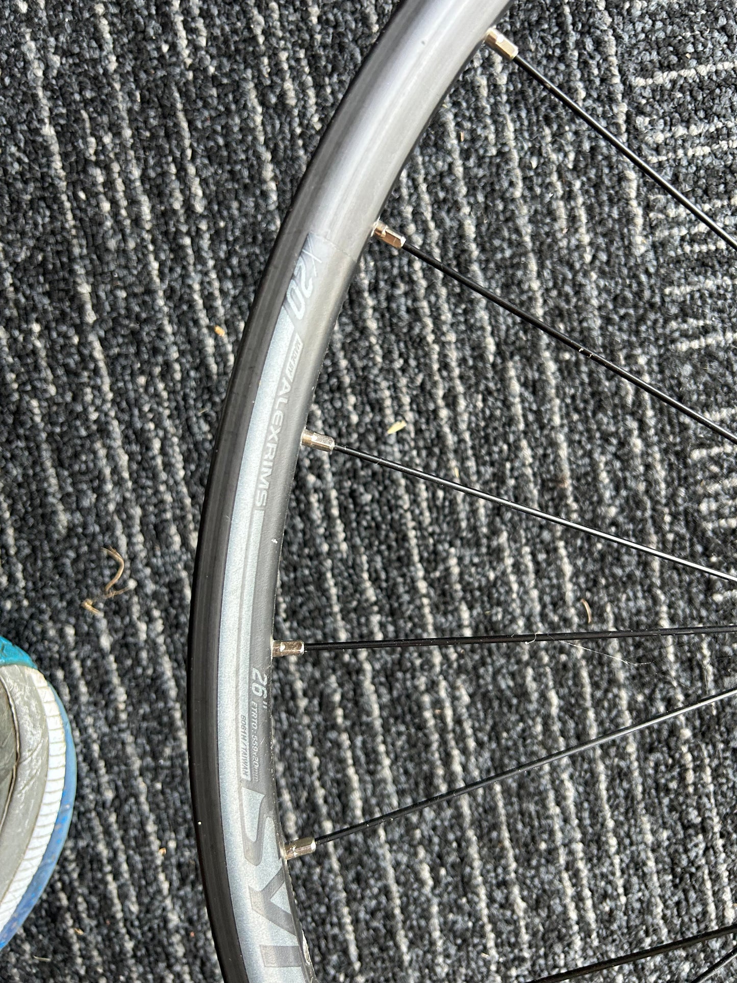 Bontrager 26" Rim Front Wheel WR DISC (only one wheel)