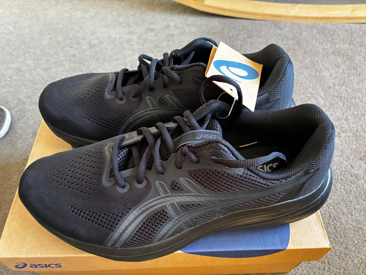 ASICS Gel Contend Running Shoes - Euro 44 E xtra Wide (NEW)