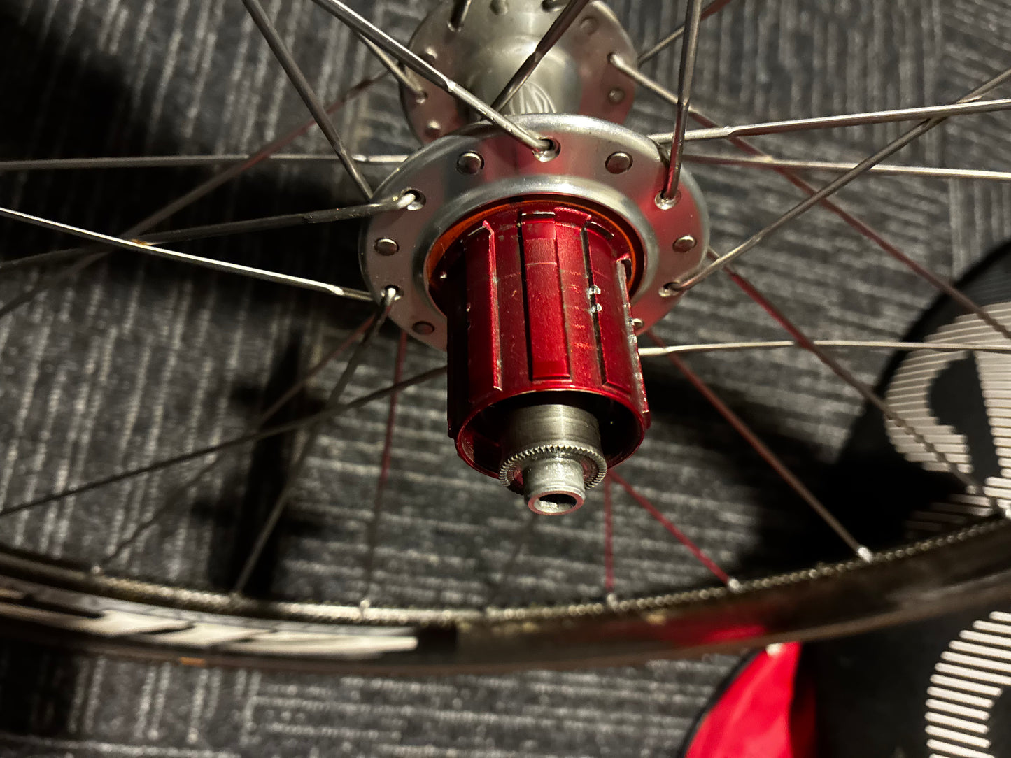 Zipp 404 - 10 Spd Carbon Tubs