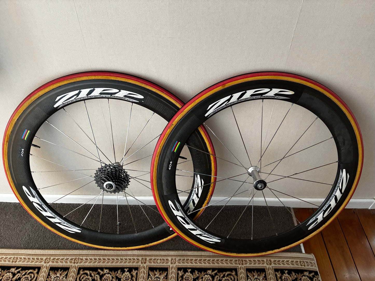Zipp 404 - 10 Spd Carbon Tubs