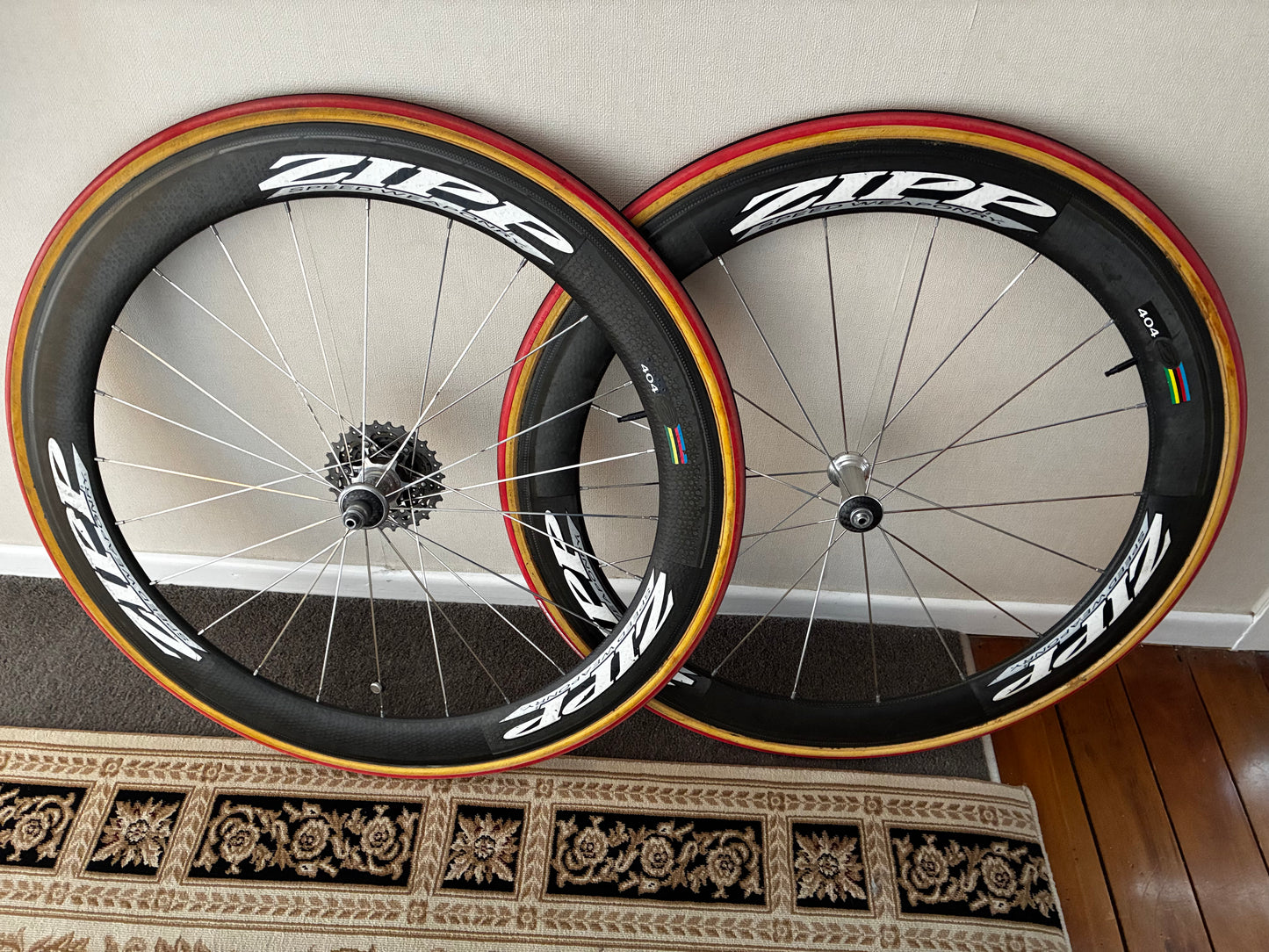 Zipp 404 - 10 Spd Carbon Tubs