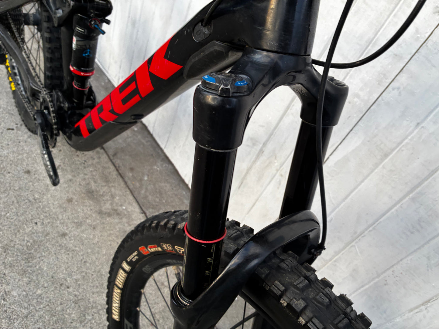 Trek Remedy 9.7 Carbon 29” DISC MTB (12 Spd SRAM GX AXS) - Medium