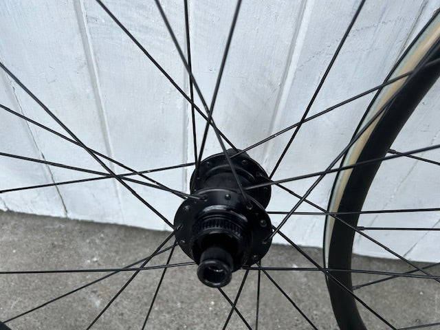 Bontrager Paradigm DISC TLR Wheelset