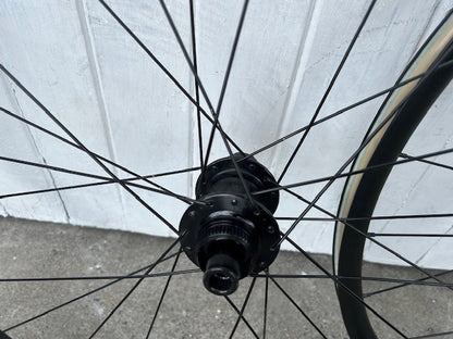 Bontrager Paradigm DISC TLR Wheelset