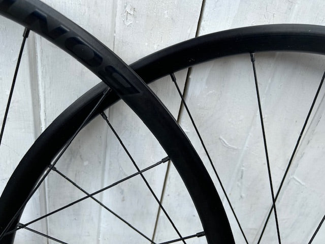 Bontrager Paradigm DISC TLR Wheelset