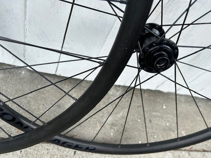 Bontrager Paradigm DISC TLR Wheelset