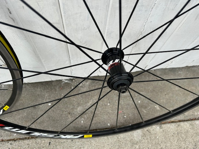 Mavic Aksium Race wheelset (11 Speed)