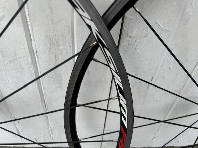 Mavic Aksium Race wheelset (11 Speed)
