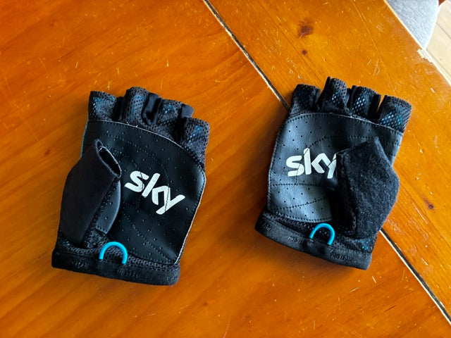 Rapha Sky Cycling Gloves (Used) - Small