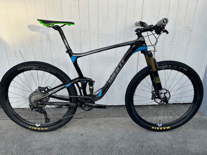 Giant Anthem Carbon 27.5 MTB with Giant composite wheels - Large