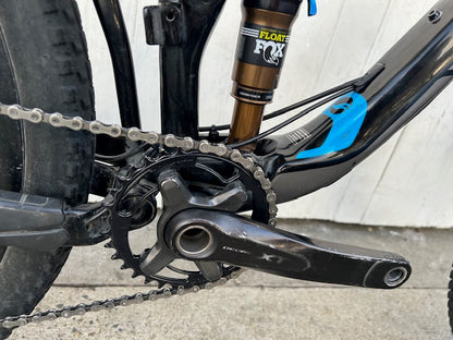 Giant Anthem Carbon 27.5 MTB with Giant composite wheels - Large