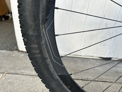 Giant Anthem Carbon 27.5 MTB with Giant composite wheels - Large