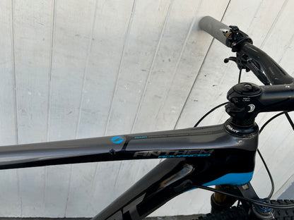 Giant Anthem Carbon 27.5 MTB with Giant composite wheels - Large