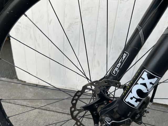 Giant Anthem Carbon 27.5 MTB with Giant composite wheels - Large