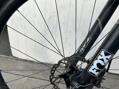 Giant Anthem Carbon 27.5 MTB with Giant composite wheels - Large