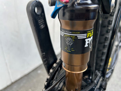 Giant Anthem Carbon 27.5 MTB with Giant composite wheels - Large